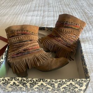 Naughty monkey boots